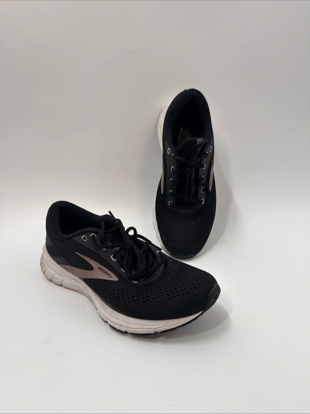 Brooks Women’s Black Athletic Sneakers with Pink Accent